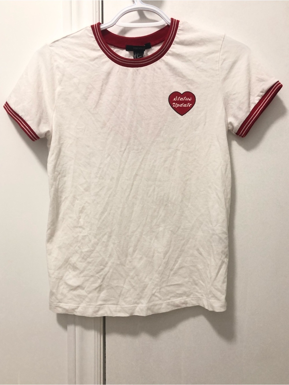 Preowned Forever 21 T-Shirt cute 'Status Update' heart design women’s size small